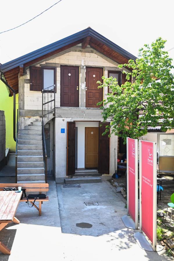 Elem apartmani Skver Tuzla Eksteriør billede
