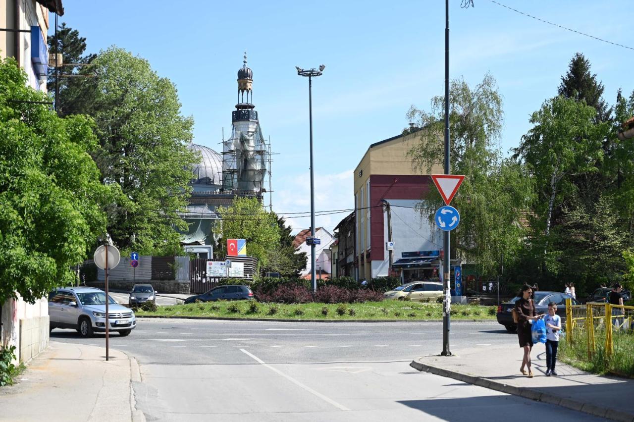 Elem apartmani Skver Tuzla Eksteriør billede