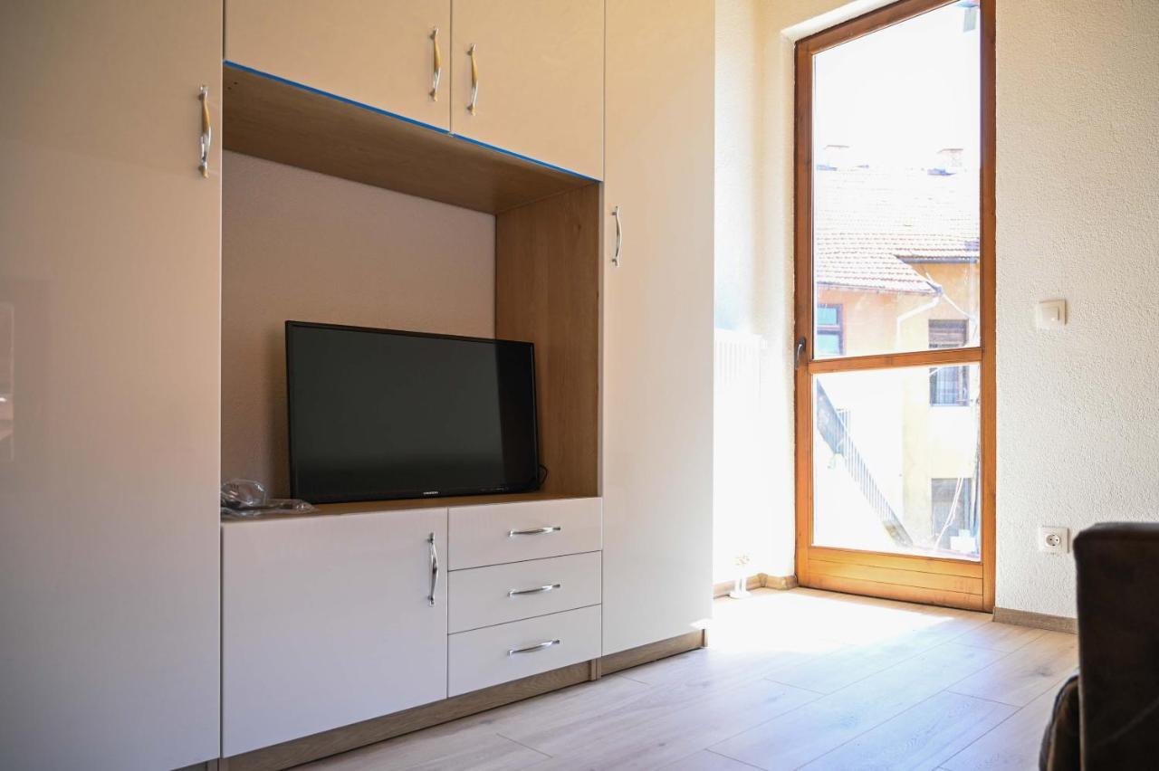 Elem apartmani Skver Tuzla Eksteriør billede