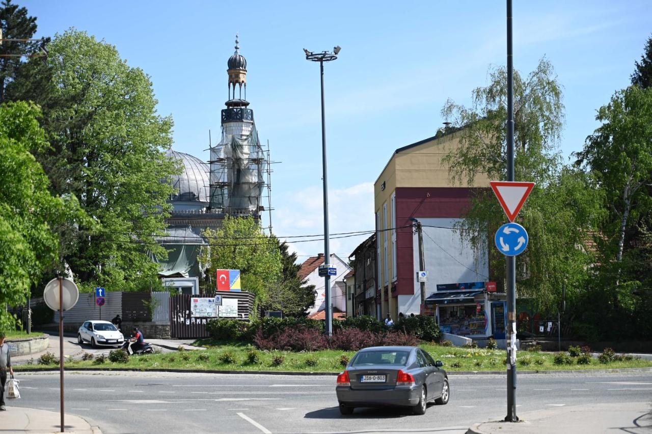 Elem apartmani Skver Tuzla Eksteriør billede
